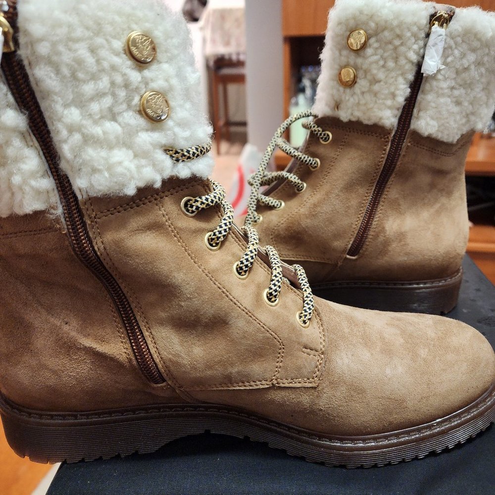 Boots Size 10 by Marc Cain Germany leather shearing
